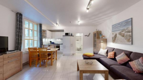 strandnahe FeWo mit Schwimmbad im Haus, Liebeskind 01, Binz